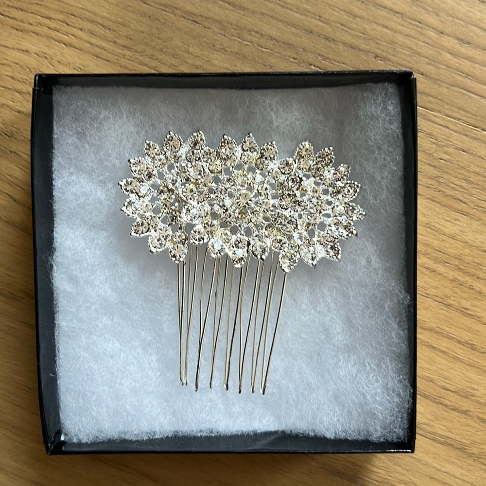 Silver Crystal Hair Comb - Picture 4 of 4
